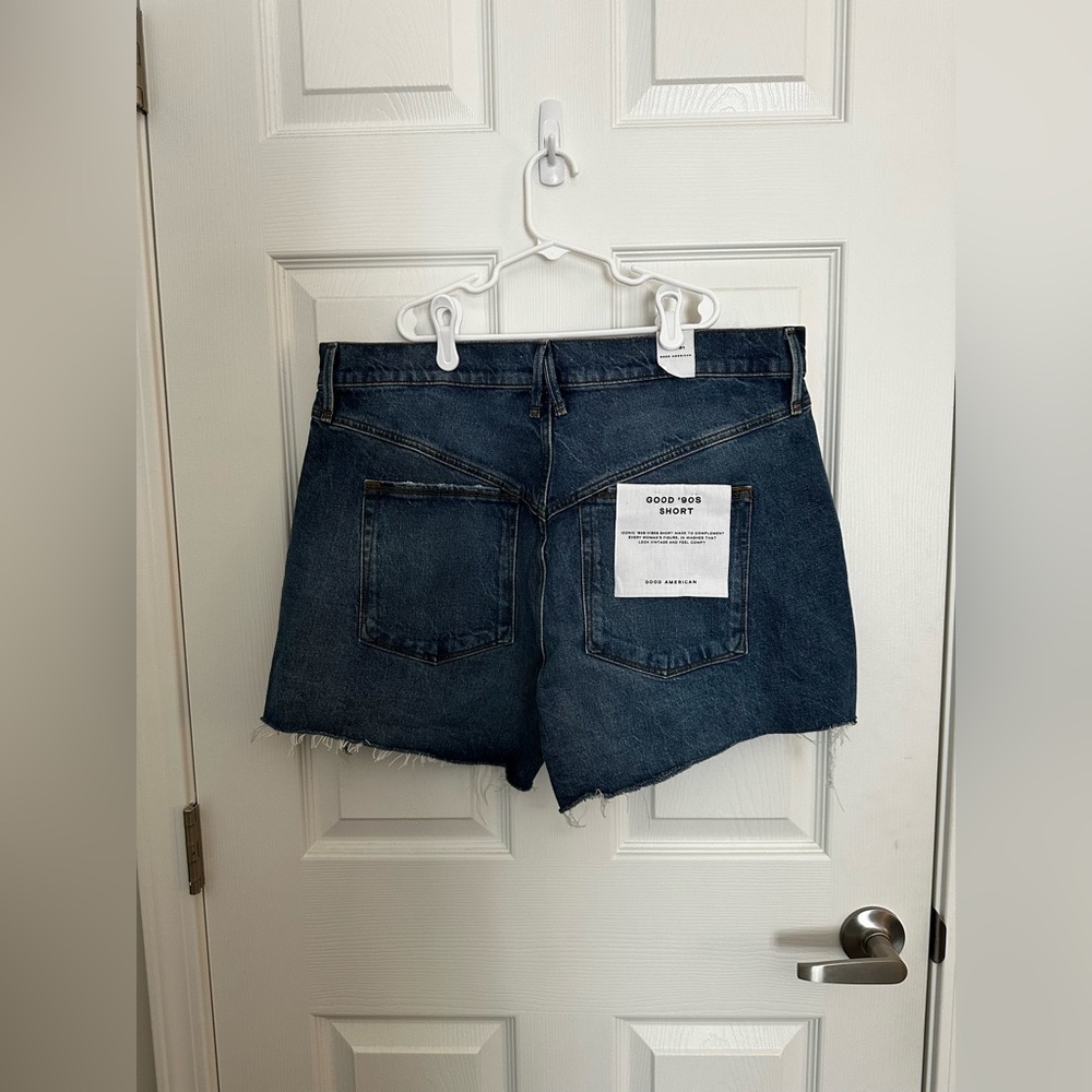 Good American 90s Shorts - Picture 3 of 3